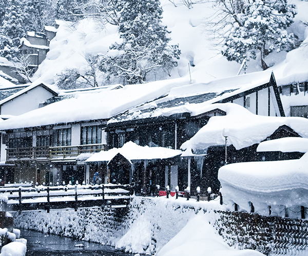 雪花飛舞東北奧入瀨溪溫泉美食五日
